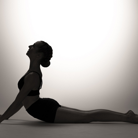 Full Shot Woman Posing Floor 1000X666 1